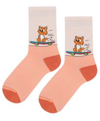 Детски чорапи КОТКА НА СКЕЙТБОРД 33-36
