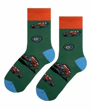 Чорапи с офроуд джипове – духът на приключението на всяка крачка