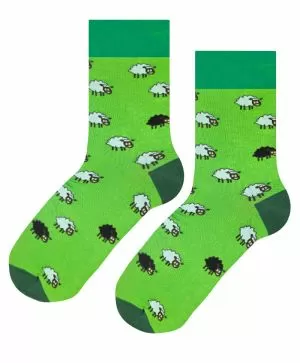 По чорапи – „Броя овце… и заспивам“ 🐑💤