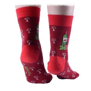 Чорапи с винен мотив за подарък 